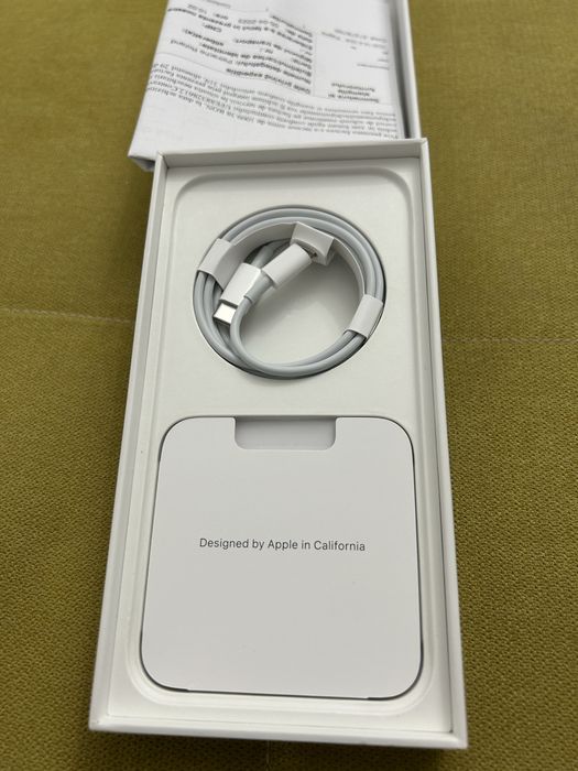 Vand iPhone 14 Plus, pachet complet