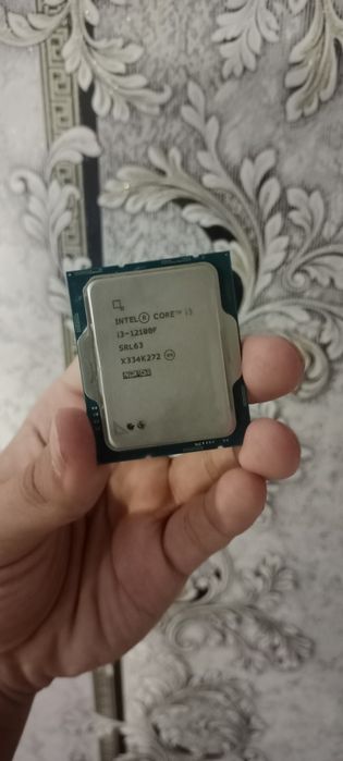 Процессор i3-12100f