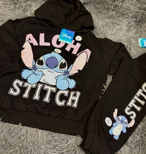 Vând compleu cu stitch 3-4 ani