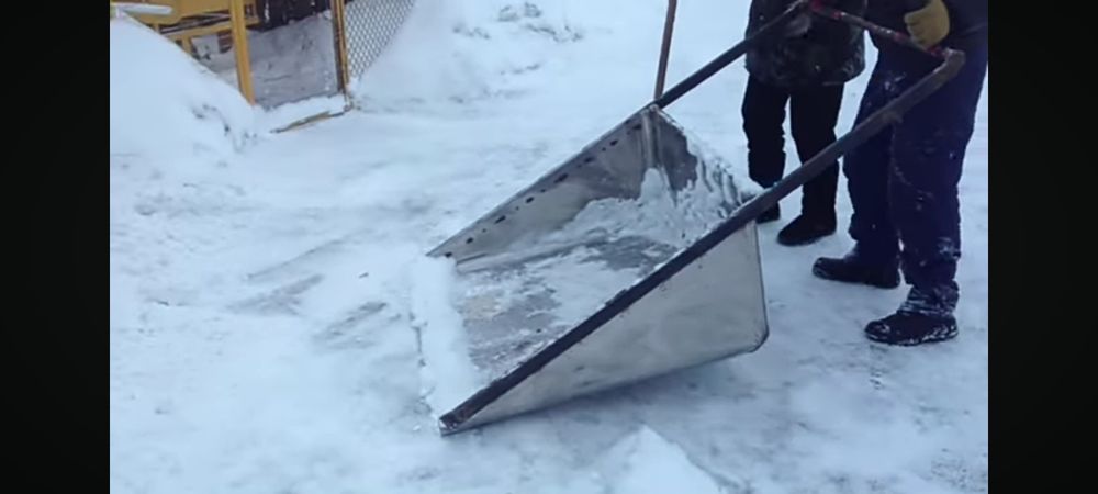 Ручная уборка снега