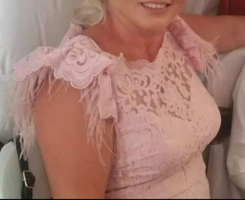 Rochie Ocazie, Pudră