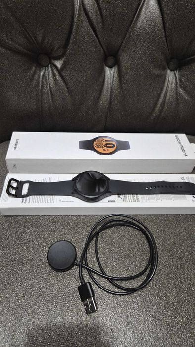 Samsung Galaxy Watch 4 смарт часовник