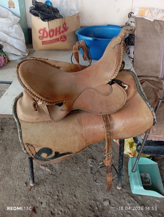 Седло для лошади