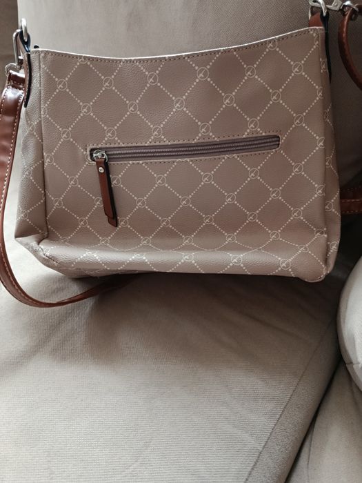 Продавам дамска чанта Тамарис