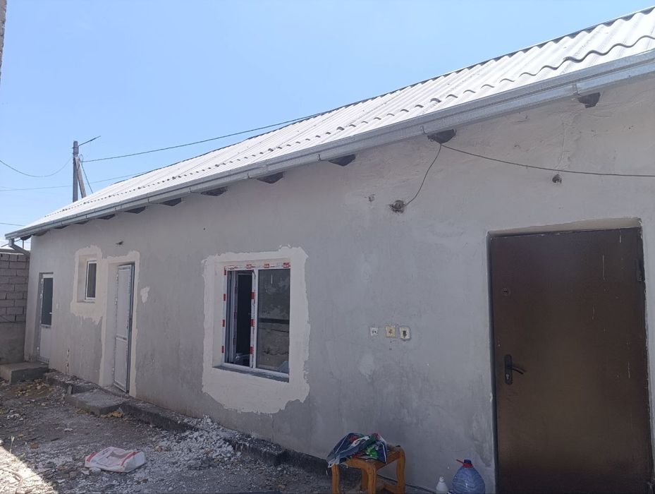Урта чирчик тумани Авангардда.Куйликдан уйгача 9.5км. 1 соток 2хона.