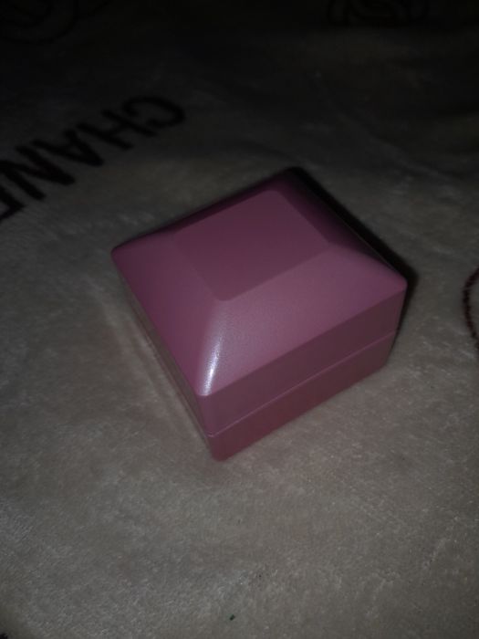 коробка для кольца с подсветкой