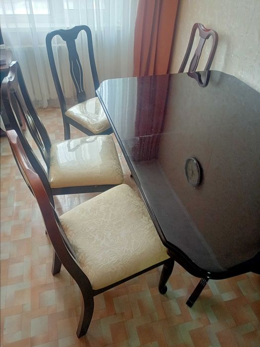 стол и 6 стульев