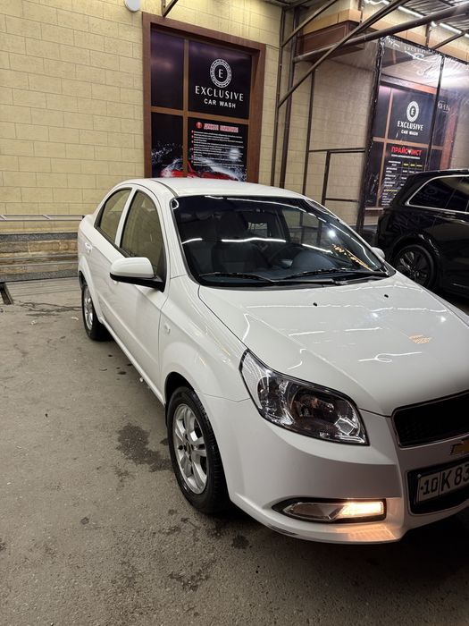 Nexia 3 sotiladi Full pazitsiya aftomat karobka 75000 min probeg