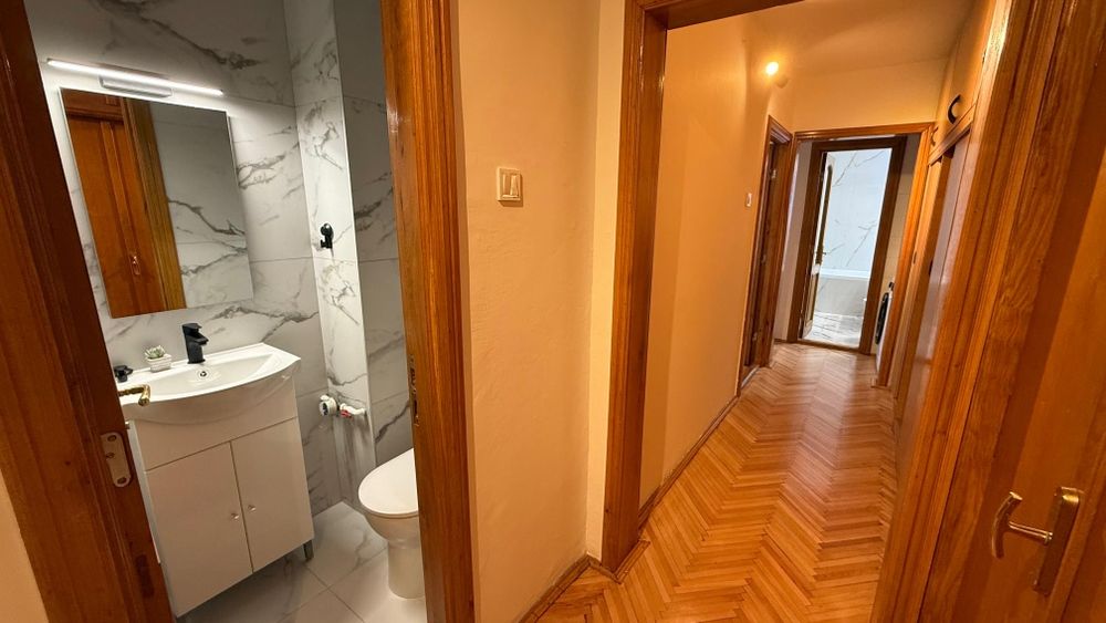 Proprietar, închiriez apartament cu 3 camere in zona Baba Dochia