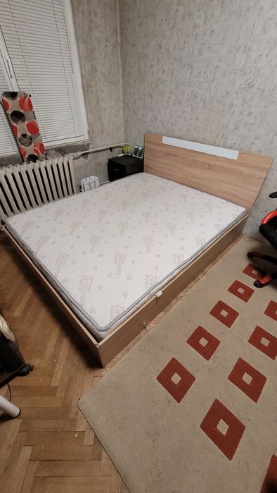 Спалня с матрак с повдигащ механизъм 160/200
