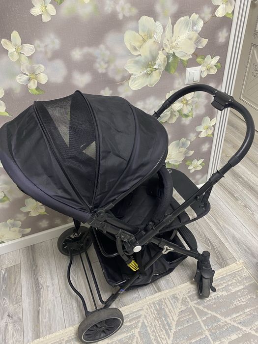 Коляска детская черная