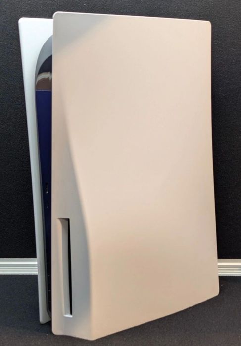 PlayStation 5 + 2 игри | Отлично състояние | SSD 1TB | Пълен комплект