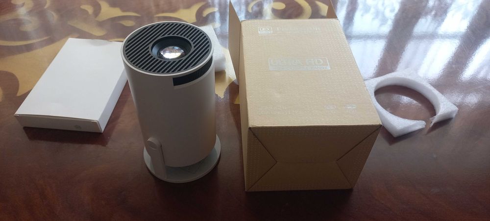 Проектор HY-300, новый почти не использованный