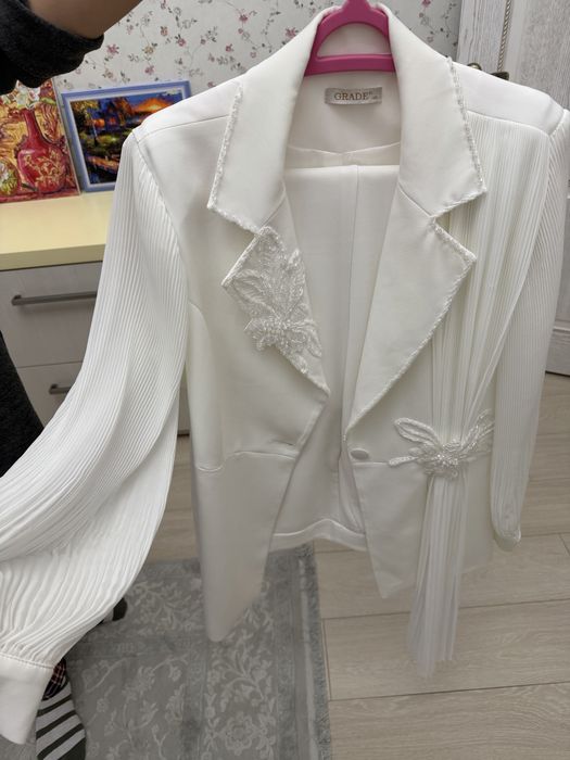 Костюм с брюками