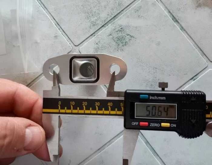 Алуминиев фланец за оттичане маслото на турбото HX35w,GT3582,GT28,T3T4