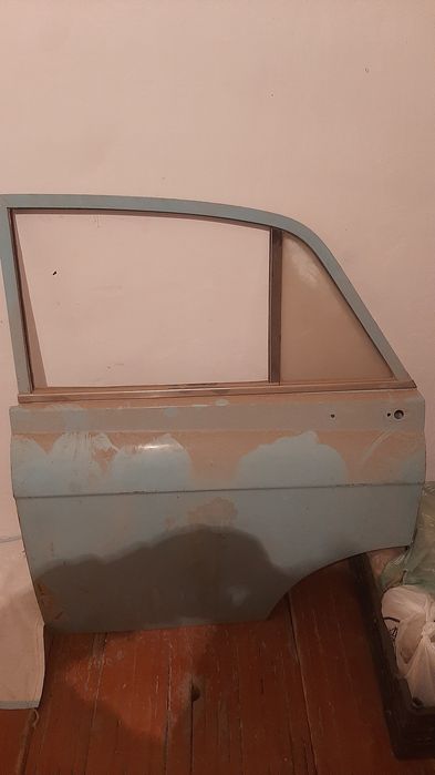 Левая задняя дверь