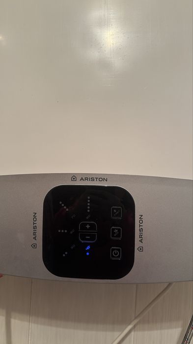 Продам аристон срочно