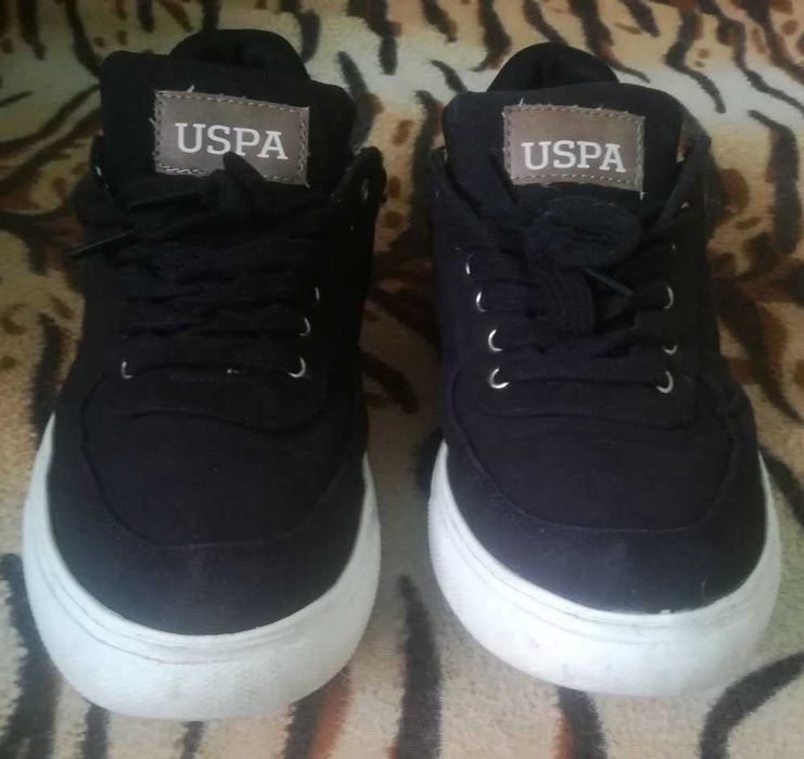 Продавам оригинални черни маратонки USPA-U.S Polo Assn