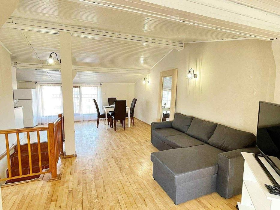 Дава се под наем Двустаен апартамент в Варна, Център - 65 кв.м за 409 € - Снимка #1