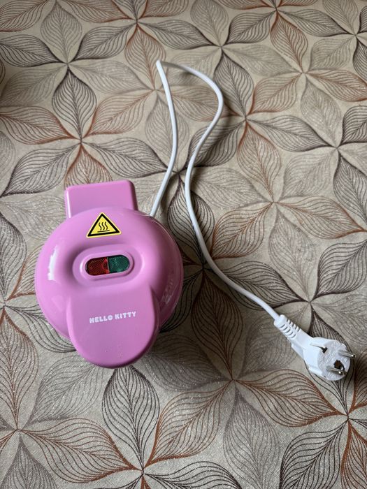 Съдове и гофретник Sanrio Hello Kitty