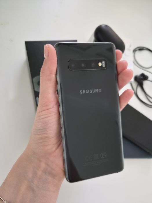 Смартфон Samsung Galaxy S10