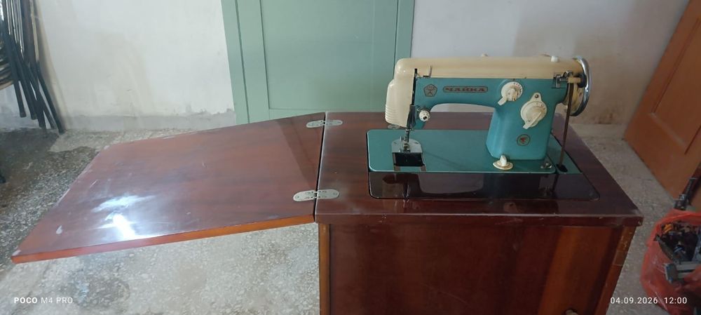 Продам швейную машинку