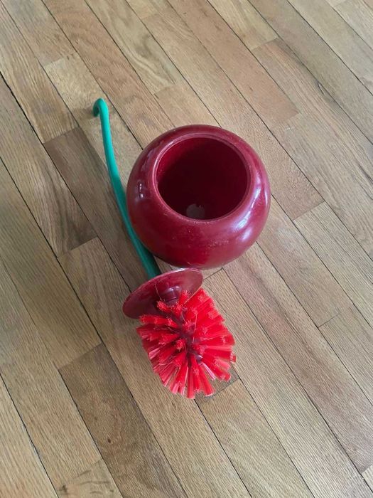 Четка за баня и тоалетна с формата на ЧЕРЕША