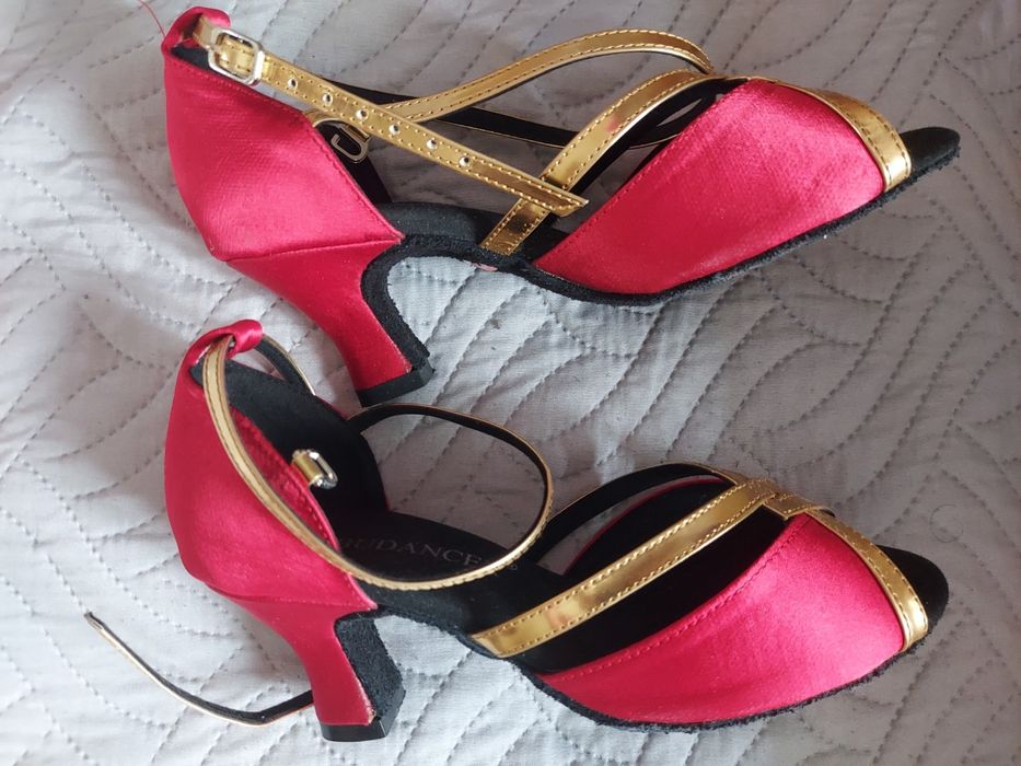 Танцевальный костюм