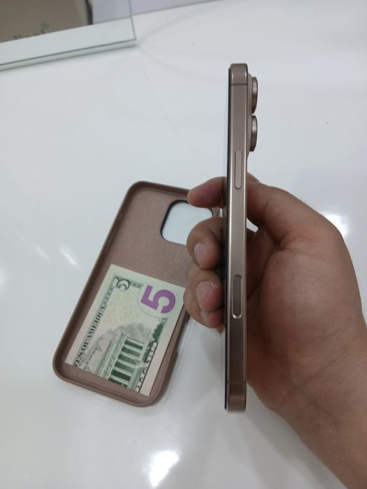Iphone 16 pro max 256 gb desert titanum 75 sikl yomkost 100%