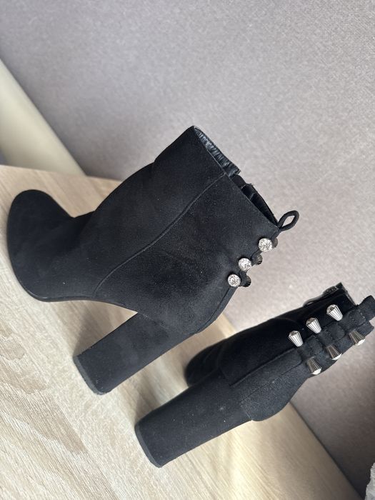 Продам ботильоны 38р