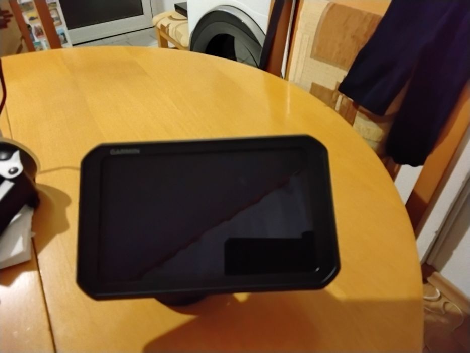 Професионална навигация за камиони Garmin dezi780