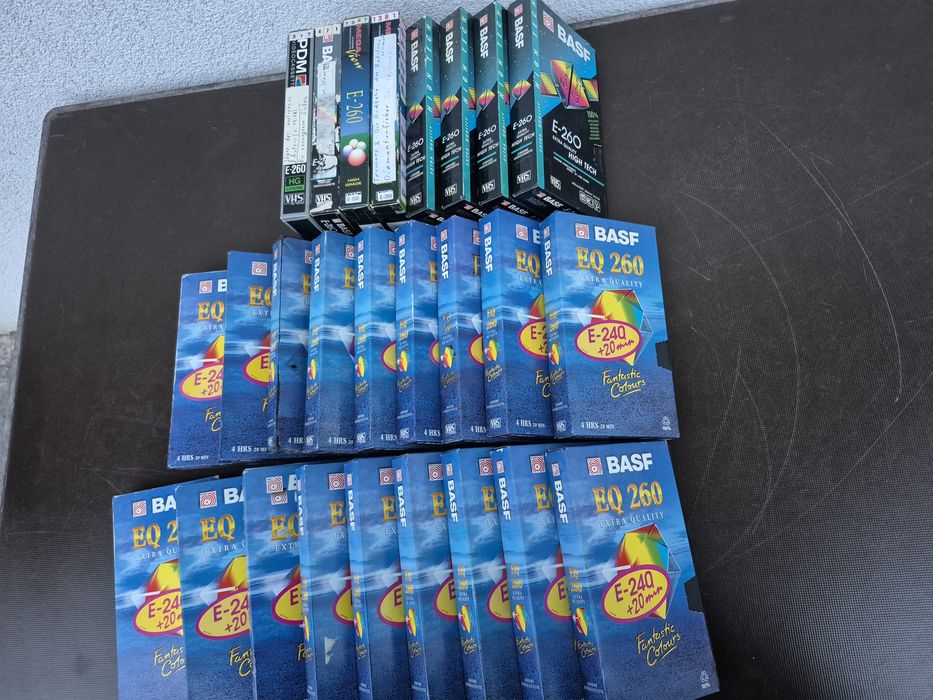 Vând Lot 26 casete video marca Basf & Mega view model 260 minute filme