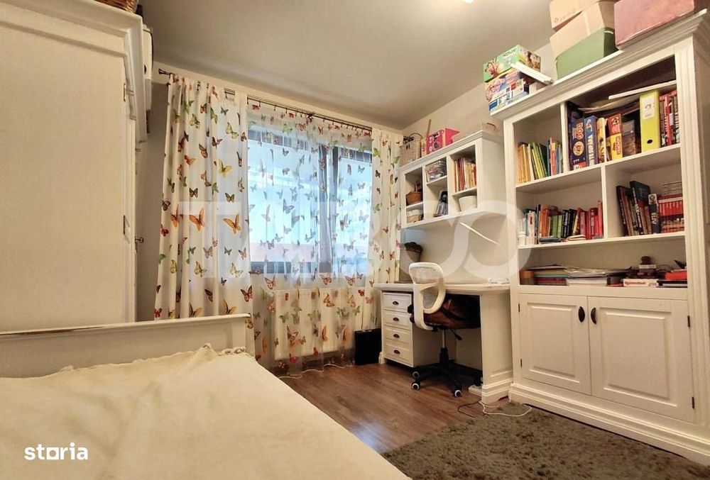 Apartament cu 2 camere decomandat de vanzare in Borhanci cu terasa