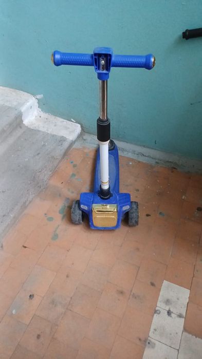 Продам самакат,,.
