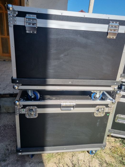 Vand rack caseuri noi