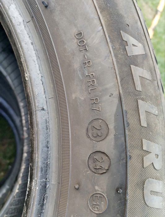 Vând anvelope 225/55/17 ALL SEASON Dot 2024