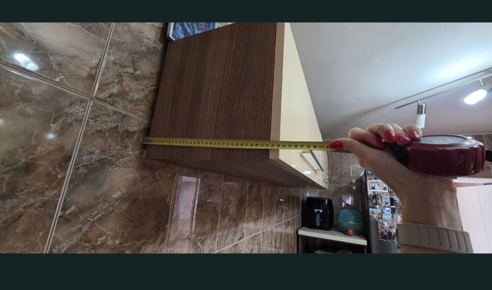 Corp suspendat cu blum