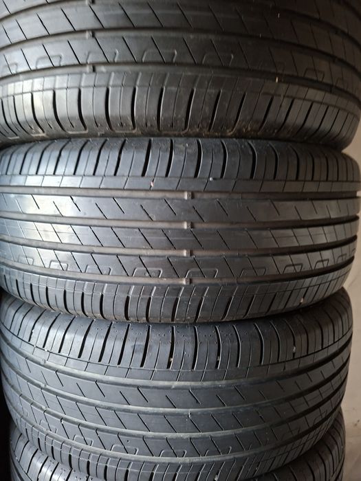 Продам шины 215/55/17  гудиер