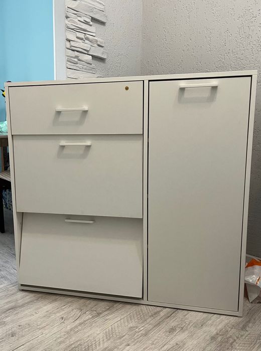 Продам  обувницу