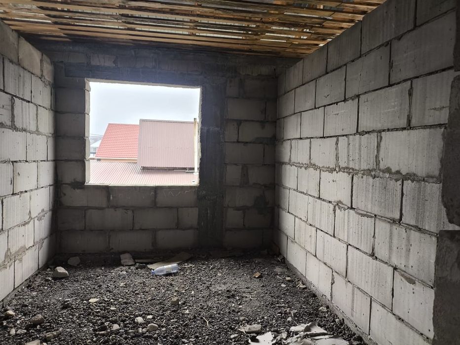 Дом недостроенный