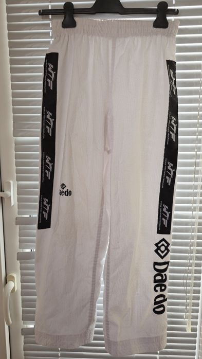 Кимоно за Таекуондо DAE DO + 2 колана - Taekwondo daedo