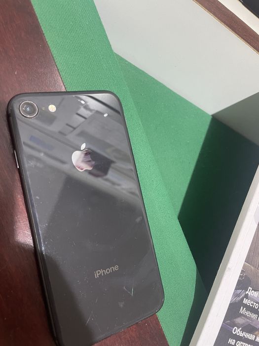 Продам исправный iPhone 8 256 GB