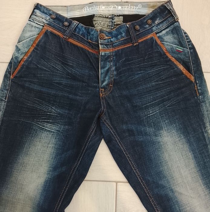 Vând blugi bărbați "Bright Fashion Denim"
