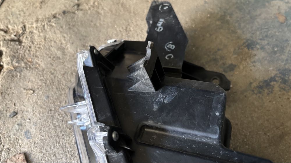 Фар за Toyota Corolla Cross