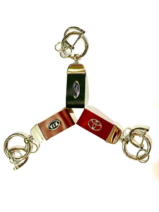 Brelocuri auto din piele naturala