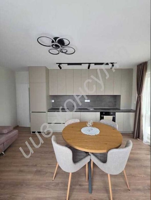 Нов тристаен апартамент зад Практикер