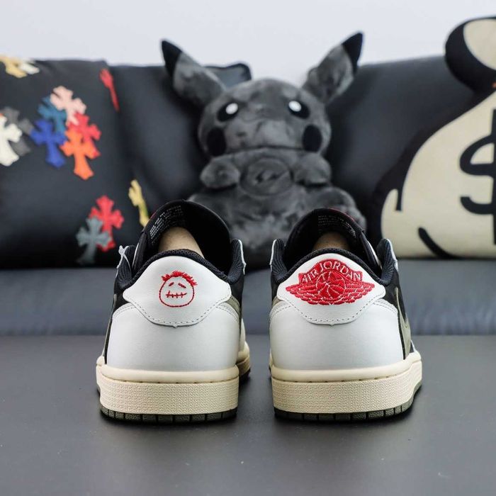 Обувки Air Jordan 1 Travis Scott Reverse Olive 41 EU