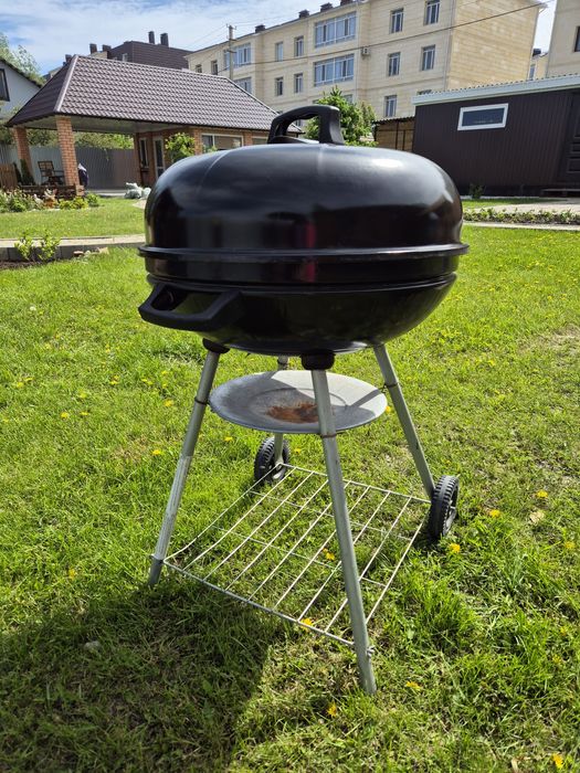 Продам гриль барбекю.