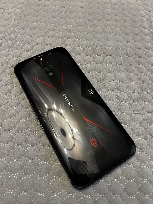 Red Magic 5G 128 гб 144 фпс
