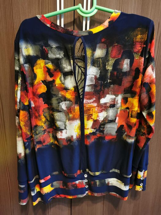 Блузка нарядная новая